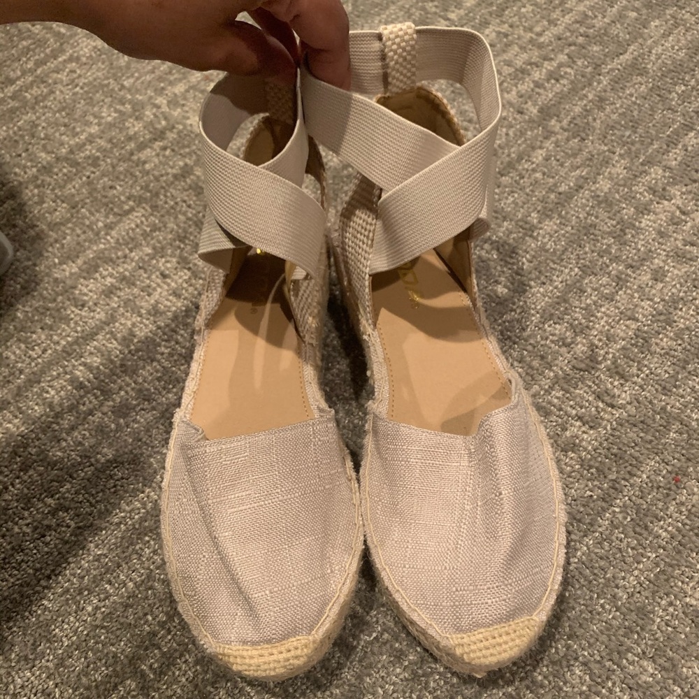 Closed toe platform sandal